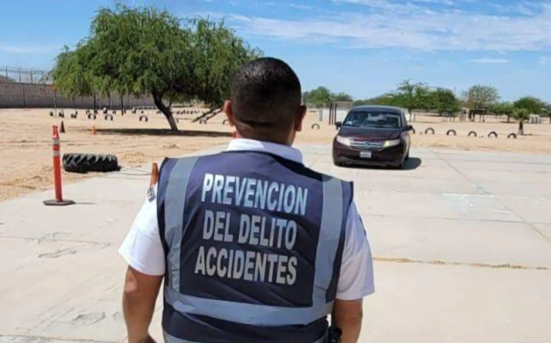 Sigue la capacitación de menores aspirantes a obtener permiso para manejar autos en la Escuela de Policía